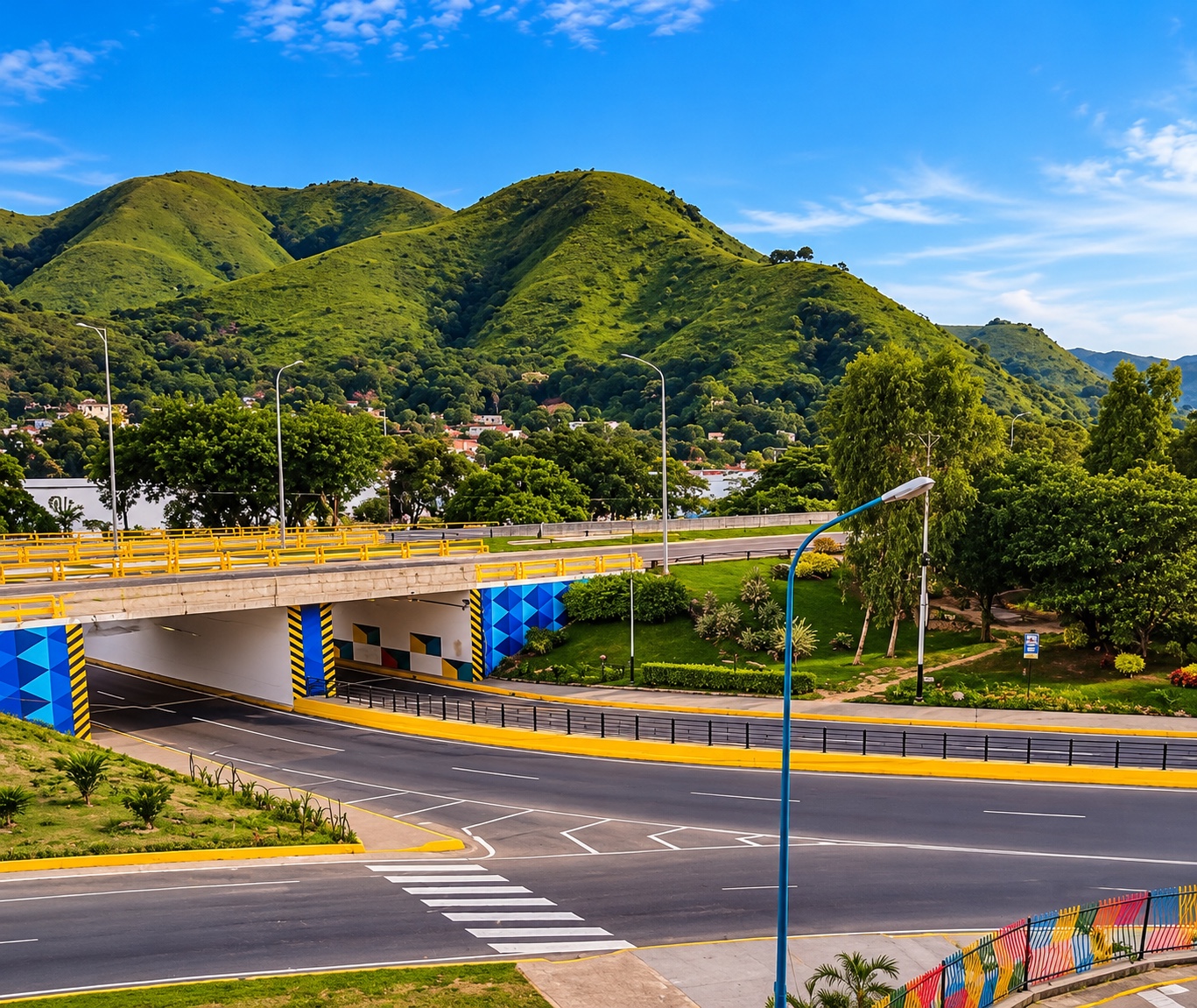 Puente de Guacara con doble vía y montañas al fondo
